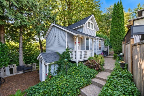 1004 Delestre Avenue  Coquitlam, BC V3K 2G8