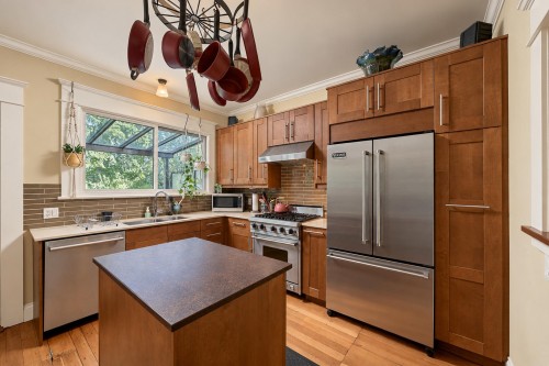 1761 4Th Avenue E, Vancouver, BC 
