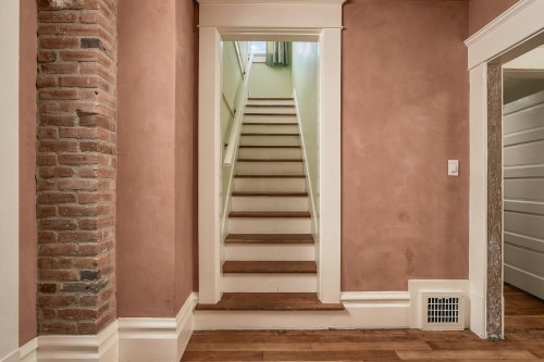 1761 4Th Avenue E, Vancouver, BC 