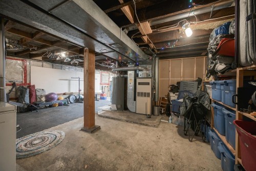 1761 4Th Avenue E, Vancouver, BC 