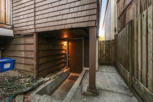 1761 4Th Avenue E, Vancouver, BC 