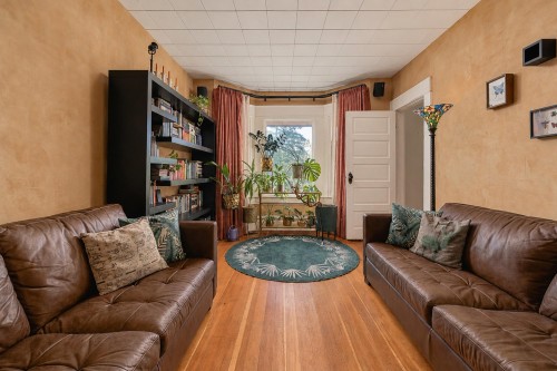 1761 4Th Avenue E, Vancouver, BC 