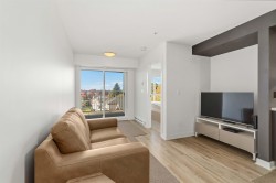 305-2888 2nd Avenue E Vancouver, BC V5M 0B9