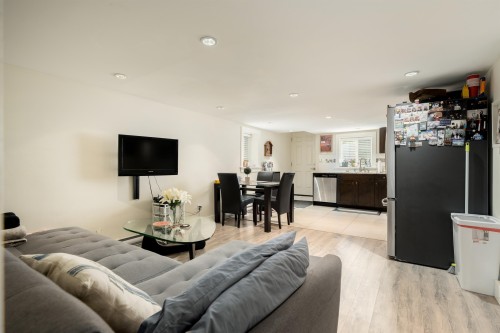 518 11Th Avenue E, Vancouver, BC 