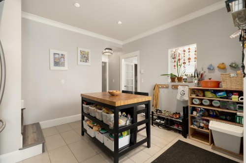 518 11Th Avenue E, Vancouver, BC 