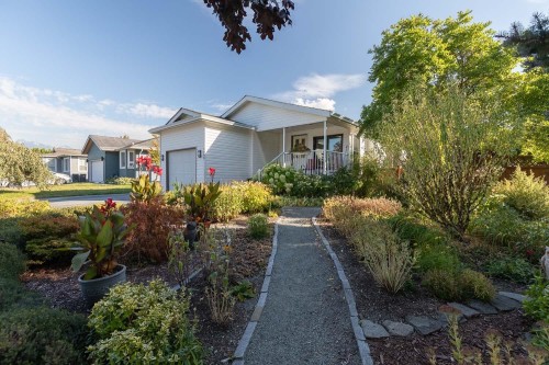 1008 Edgewater Crescent  Squamish, BC V6B 0B2