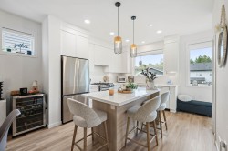 25097 112 Avenue Maple Ridge, BC V2W 0K6