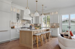 2-127 17th Avenue W Vancouver, BC V5Y 1Z7