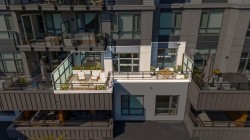 208-707 3 Street E North Vancouver, BC V7L 1G8