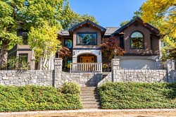 6469 Marine Drive Burnaby, BC V3N 2Y5