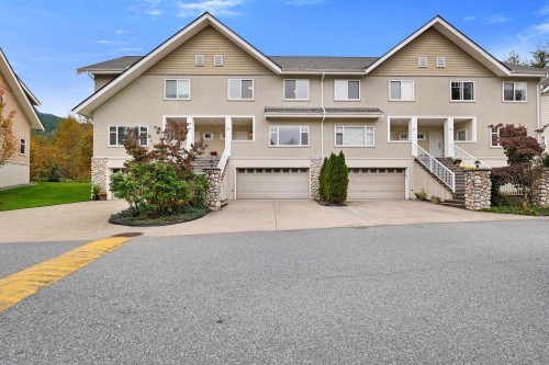 15-1200 Edgewater Drive  Squamish, BC V8B 0E7