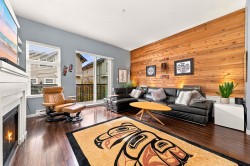 709 Premier Street  North Vancouver, BC V7J 0A5