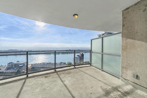 2302-888 Carnarvon Street  New Westminster, BC V3M 0C6