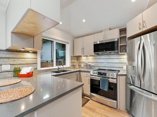 320 32Nd Avenue E, Vancouver, BC 