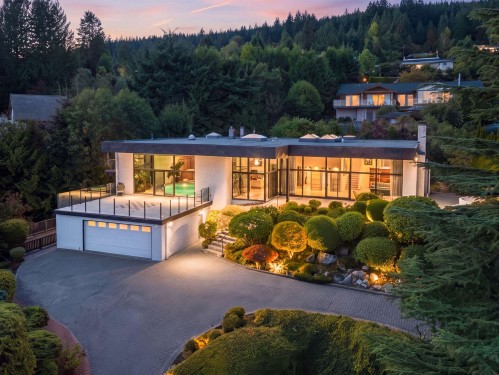 1439 Sandhurst Place  West Vancouver, BC V7X 2P4