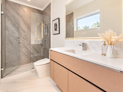 3930 33Rd Avenue W, Vancouver, BC 