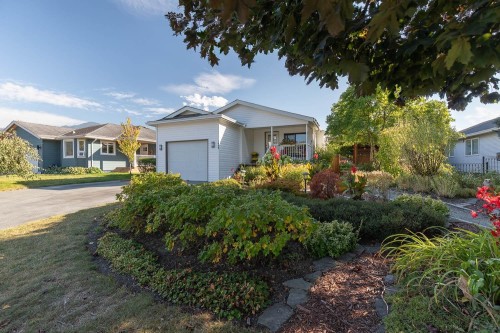 1008 Edgewater Crescent  Squamish, BC V6B 0B2