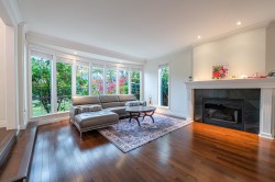 4570 13th Avenue W Vancouver, BC V6R 2V4
