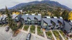 7-2221 Gondola Way  Whistler, BC V8E 0M8