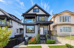 3436 4th Avenue E Vancouver, BC V5M 1L9