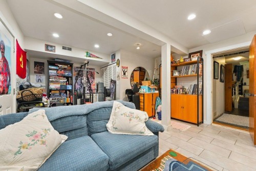 2214 4Th Avenue E, Vancouver, BC 