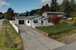 776 Seacot Way Gibsons, BC V0N 1V9