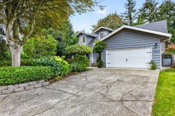 11643 192b Street Pitt Meadows, BC V3Y 1E9