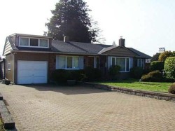 4027 Sunnycrest Drive North Vancouver, BC V7R 3E3