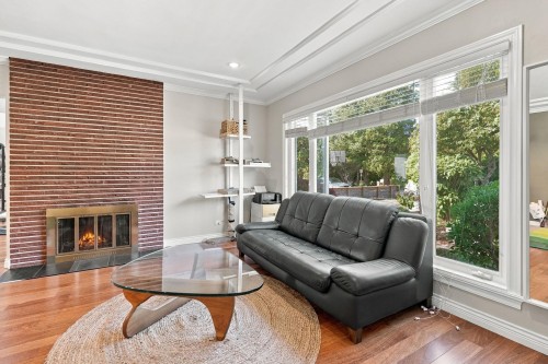4027 Sunnycrest Drive , North Vancouver, BC V7R 3E3 3