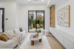934 57th Avenue W Vancouver, BC V6P 1S3
