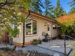835 North Road Gibsons, BC V0N 1V9