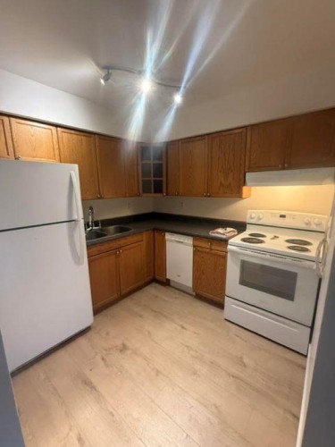 2-314 Highland Way , Port Moody, BC V3H 3V7 5