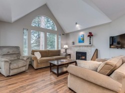 304-1675 Augusta Avenue  Burnaby, BC V5A 4S8