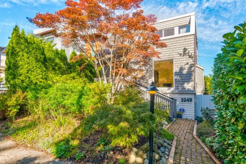 3249 21 Avenue W, Vancouver, BC V6L 1L3 2