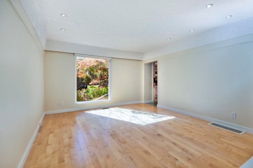 3249 21 Avenue W, Vancouver, BC V6L 1L3 4