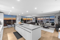 2903-889 Pacific Street  Vancouver, BC V6Z 1C3