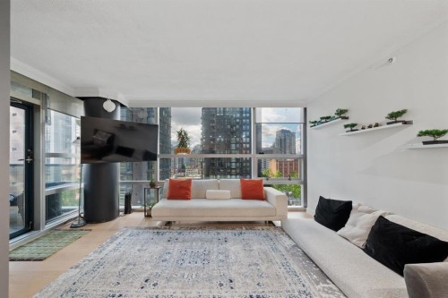 70X-1050 Burrard Street , Vancouver, BC V6Z 2S3 2