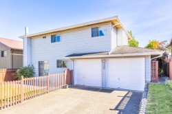 431 Glenbrook Drive New Westminster, BC V3L 5J3