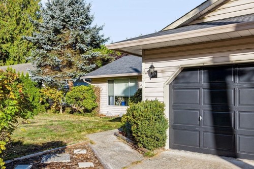 1560 Larchberry Way  Gibsons, BC V0N 1V5