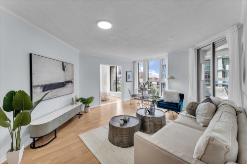701-1010 Burnaby Street  Vancouver, BC V6E 4L8