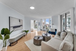 701-1010 Burnaby Street Vancouver, BC V6E 4L8