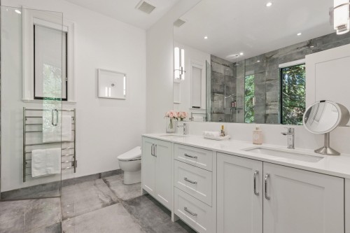 435 Macbeth Crescent, West Vancouver, BC 