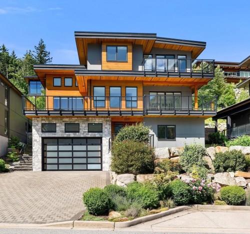 2237 Windsail Place  Squamish, BC V8B 0T6
