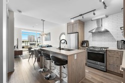 1013 Quebec Street New Westminster, BC V3M 0M3
