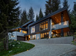 3218 Juniper Place Whistler, BC V8E 0B8