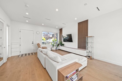 742 58Th Avenue E, Vancouver, BC 