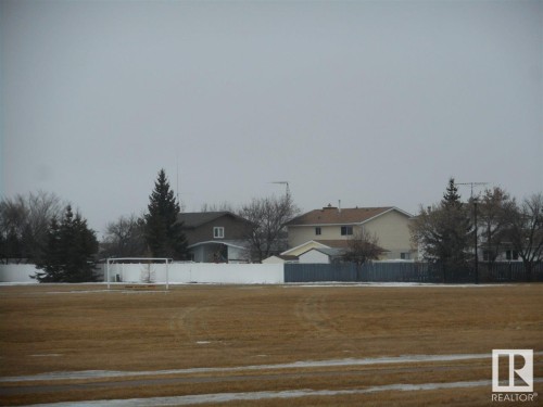 5822 44A Street, Vegreville, AB 