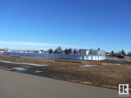 5822 44A Street, Vegreville, AB 