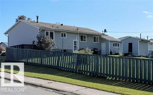 715 3 Avenue, Fox Creek, AB - Outdoor