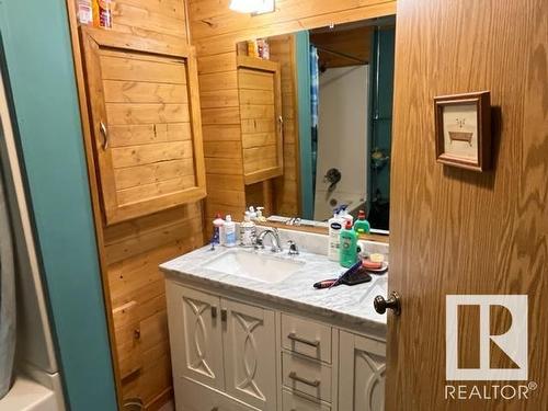 65060 Twp Rd 620, Rural Woodlands County, AB - Indoor Photo Showing Bathroom